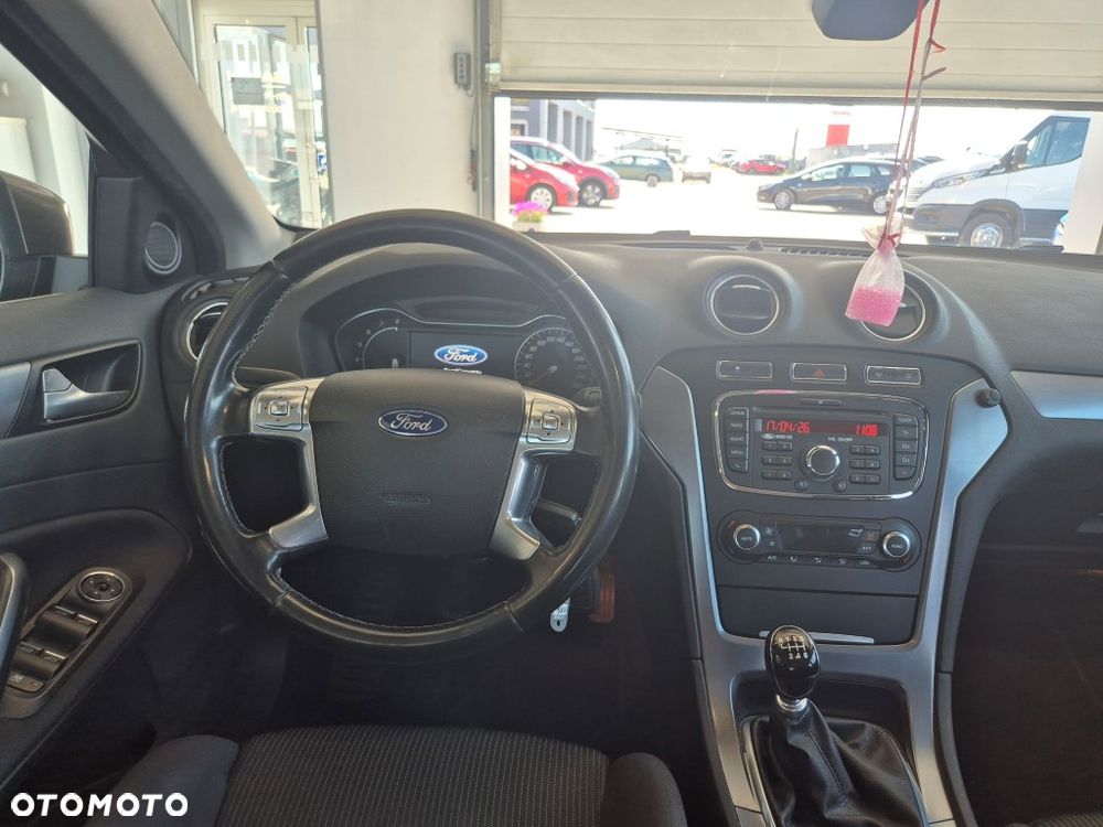 Ford Mondeo 1.6 T Ambiente - 15