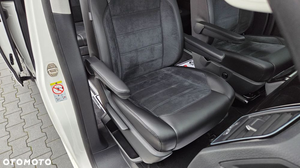 Volkswagen Multivan - 11