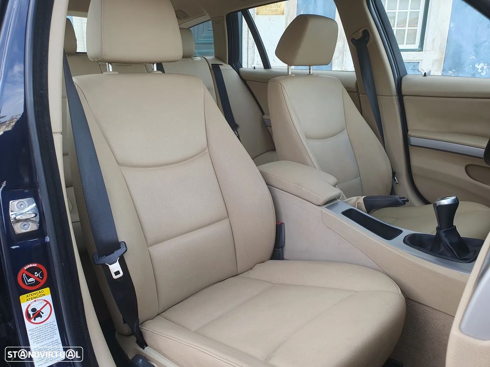 BMW 320 d Exclusive - 26