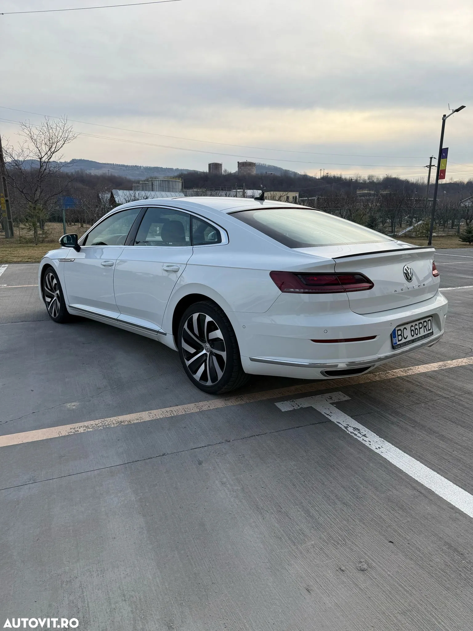 Volkswagen ARTEON 2.0 TDI DSG R-Line - 4