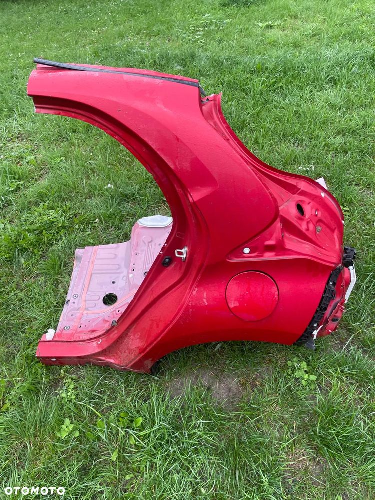 Toyota  Yaris 4 2020-25  Tylny błotnik ćwiartka  lewa - prawa - 1