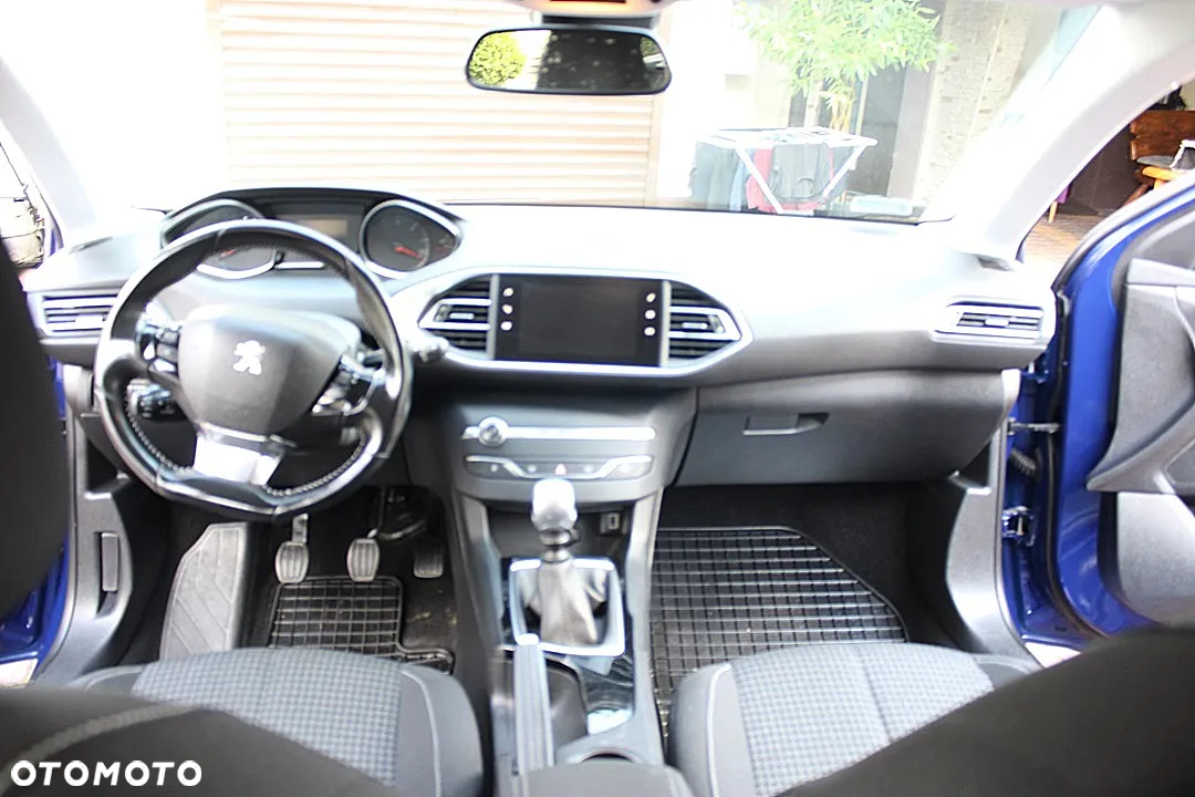 Peugeot 308 1.5 BlueHDi Allure S&S - 16