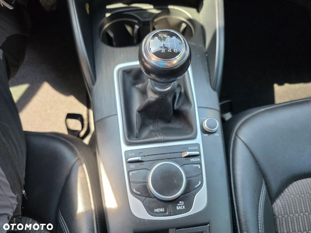 Audi A3 Sportback 2.0 TDI S line Sportpaket - 18