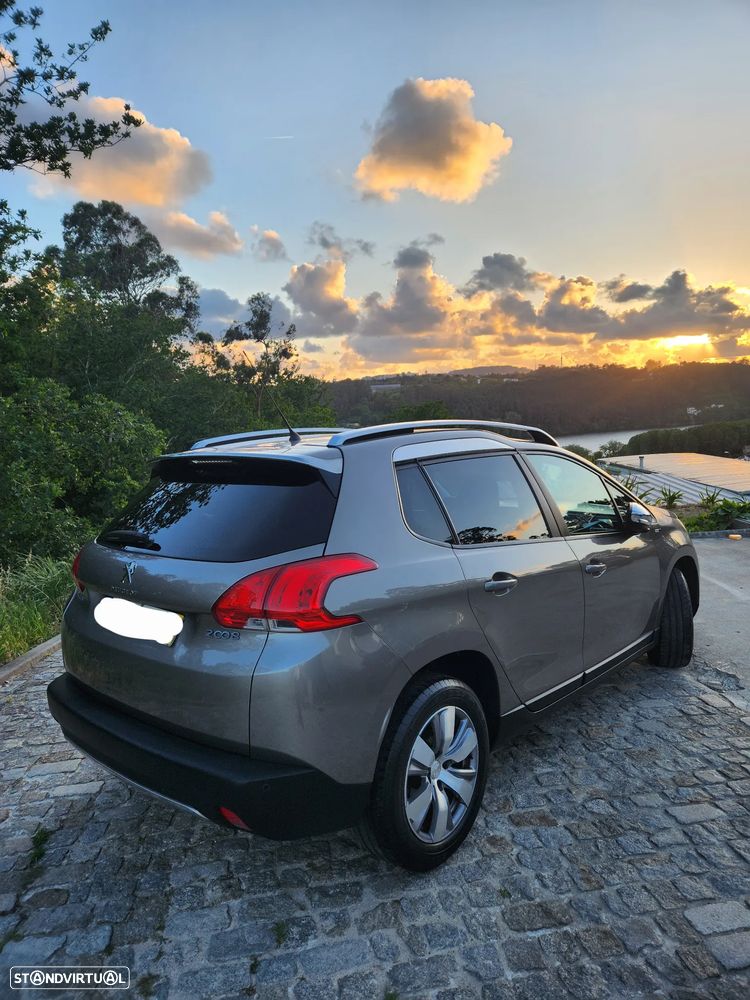 Peugeot 2008 1.6 BlueHDi Style - 4