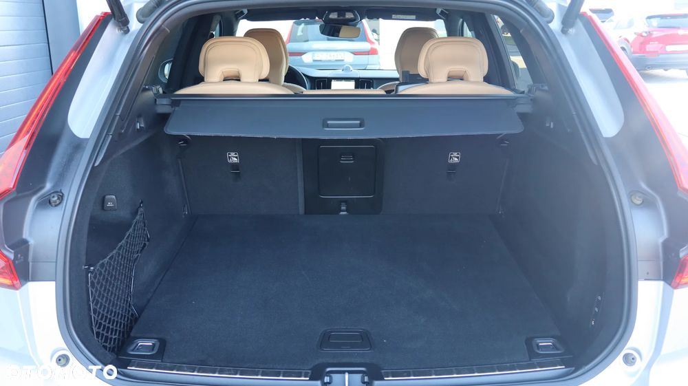 Volvo XC 60 B5 D AWD Inscription - 21