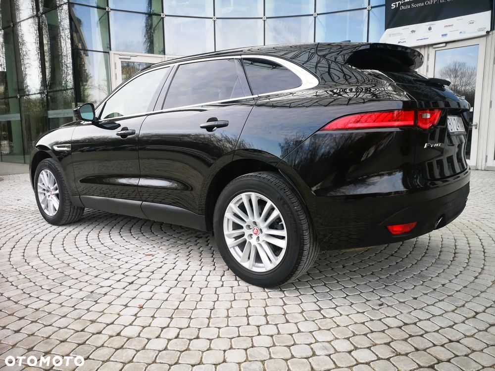 Jaguar F-Pace - 4