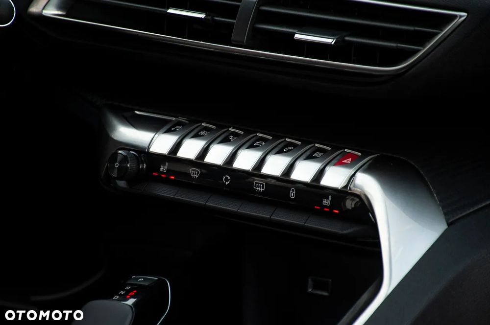Peugeot 3008 1.2 PureTech GPF Allure S&S EAT8 - 16