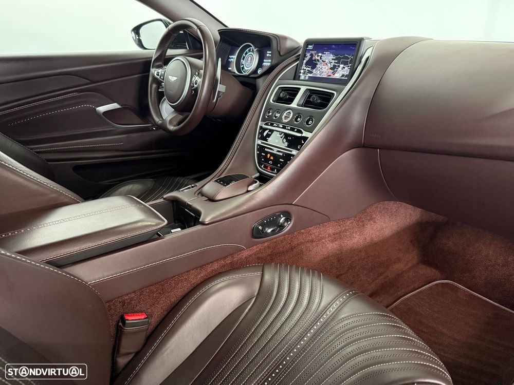 Aston Martin DB11 Coupé V8 Auto - 54