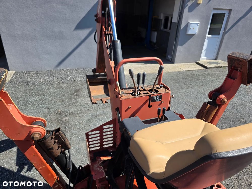 Ditch Witch RT40 - 15