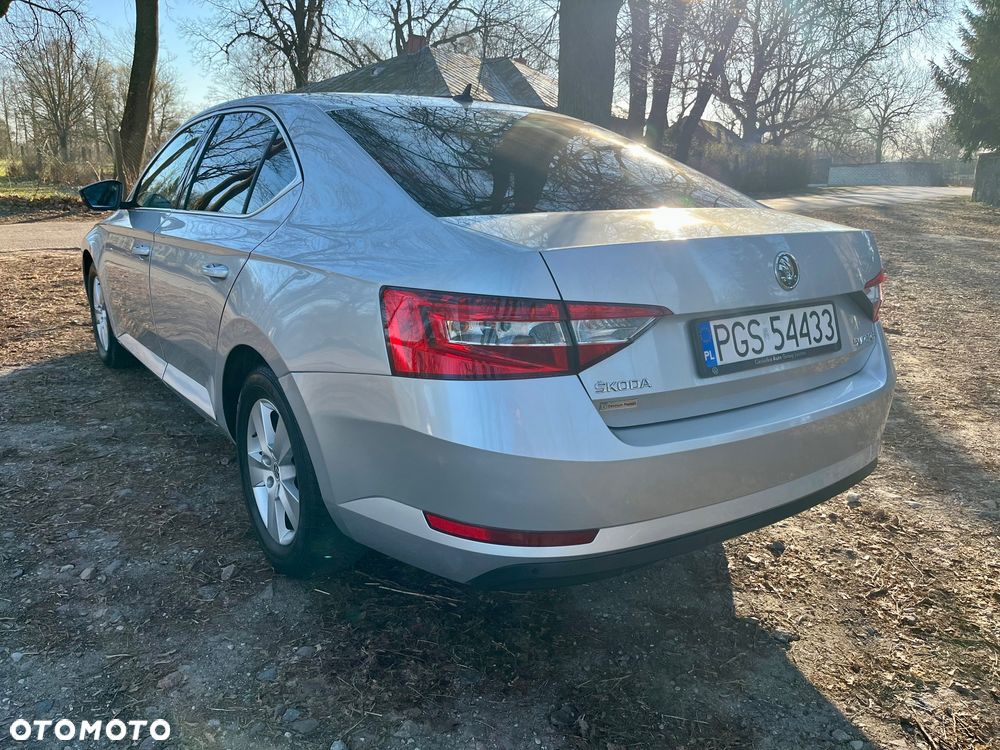 Skoda Superb 2.0 TDI Sportline DSG - 6