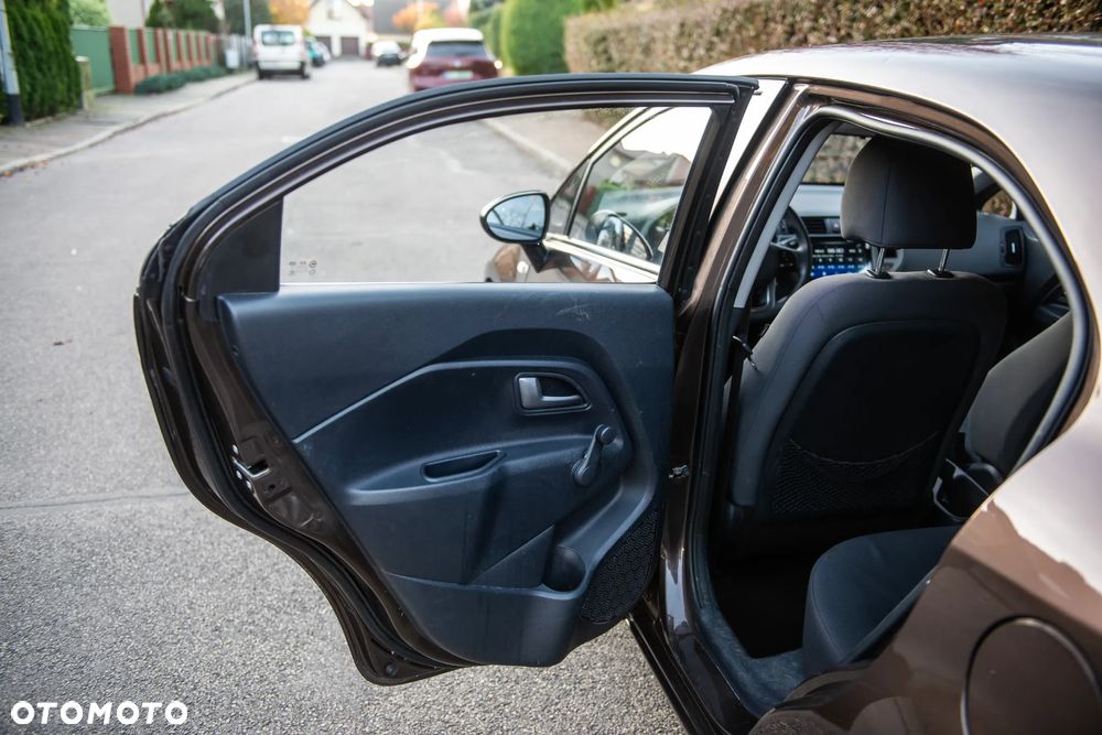 Kia Rio 1.2 Business Line - 19