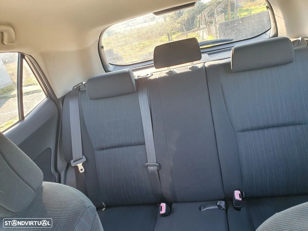 Toyota Auris 1.4 D-4D Gold Edition - 6