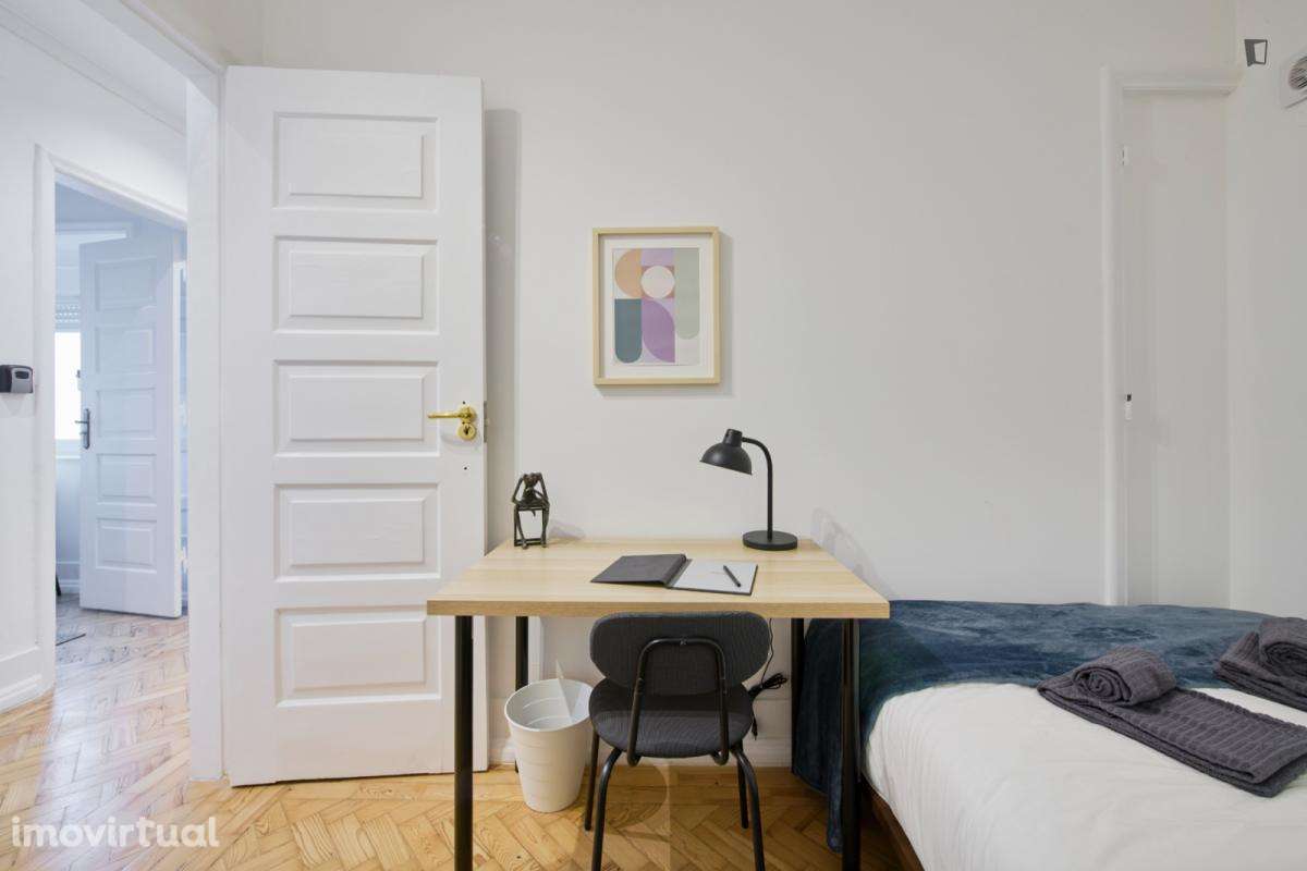 Quarto - localizado em Entrecampos Lisbon - Grande imagem: 3/36
