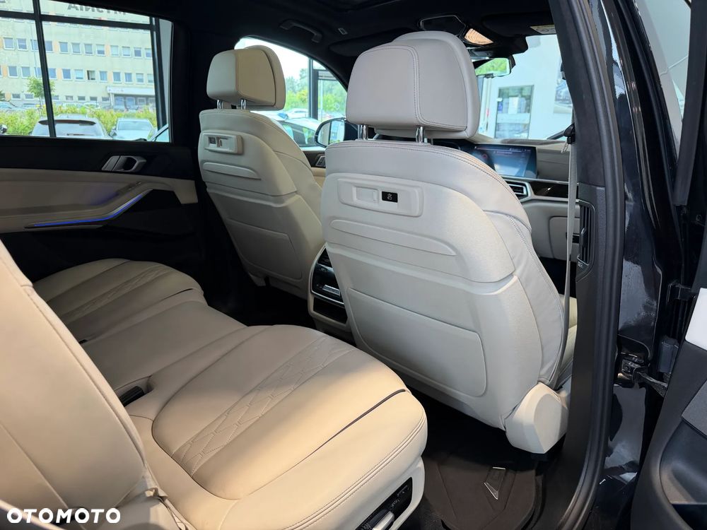 BMW X7 - 26
