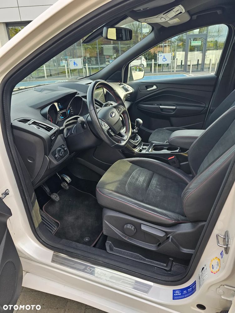 Ford Kuga - 12