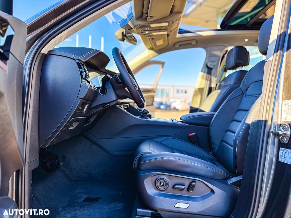 Volkswagen Touareg V6 TDI 4MOTION Elegance - 18