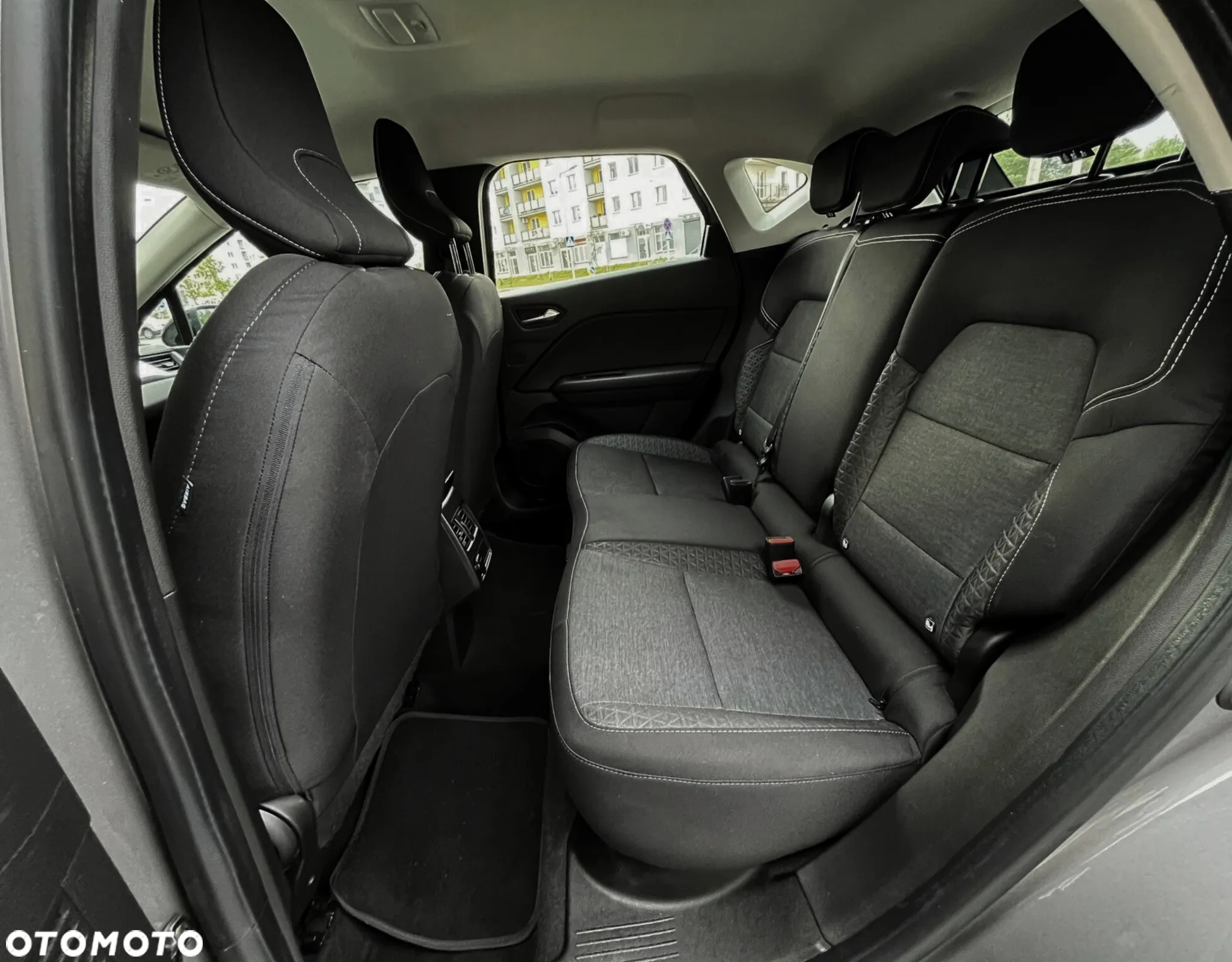 Renault Captur 1.6 E-TECH Full Hybrid 145 Techno - 31
