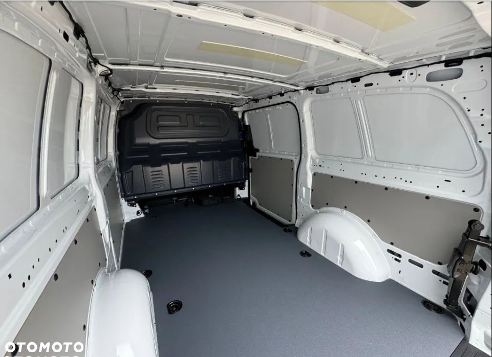 Mercedes-Benz eVito 112e Furgon długi - 8