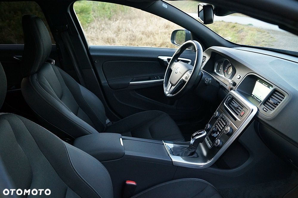 Volvo V60 D4 Geartronic Summum - 23