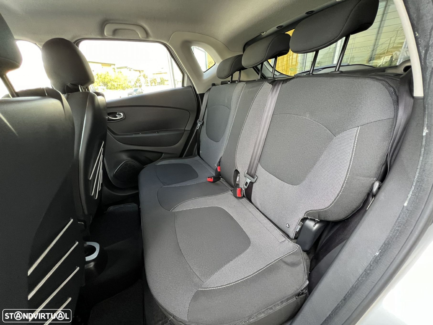 Renault Captur 1.5 dCi Exclusive EDC - 12