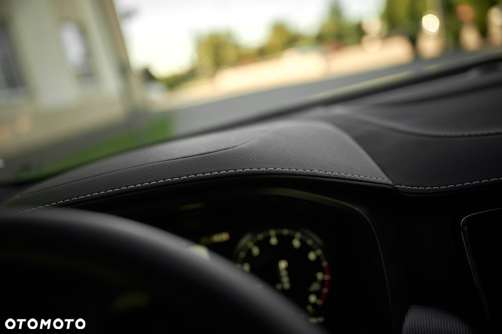 Volvo V90 T4 R-Design - 32