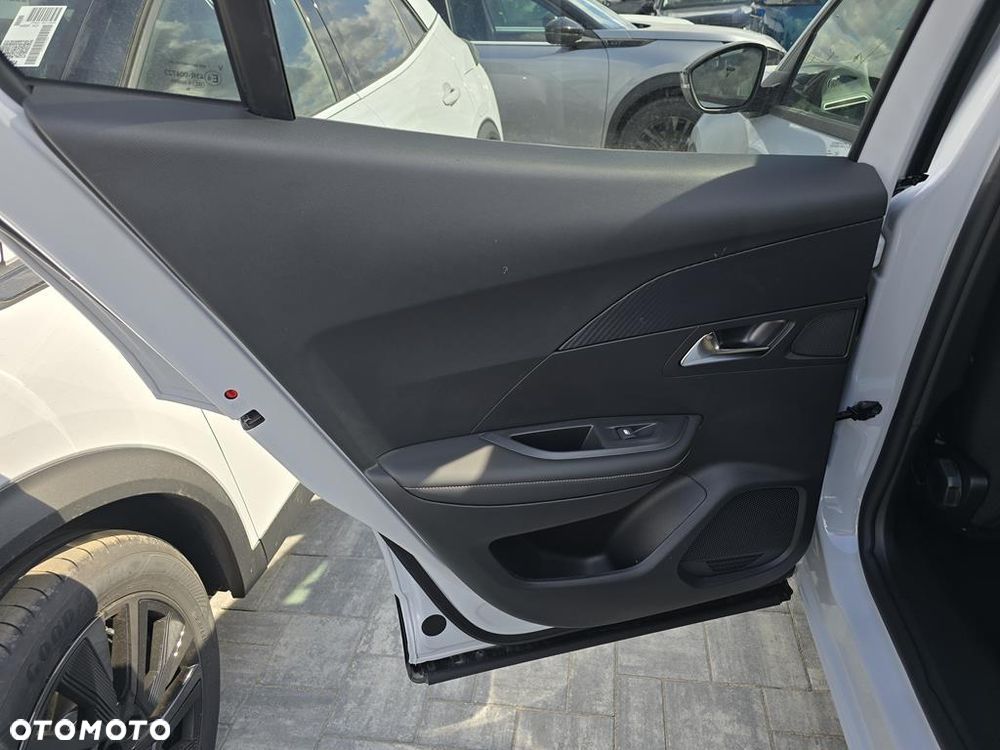 Peugeot 2008 PureTech mHEV Allure e-DCS6 - 8