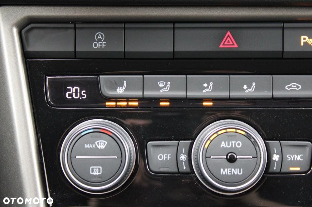 Volkswagen T-Roc - 27