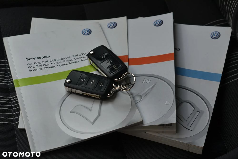 Volkswagen Touran - 14