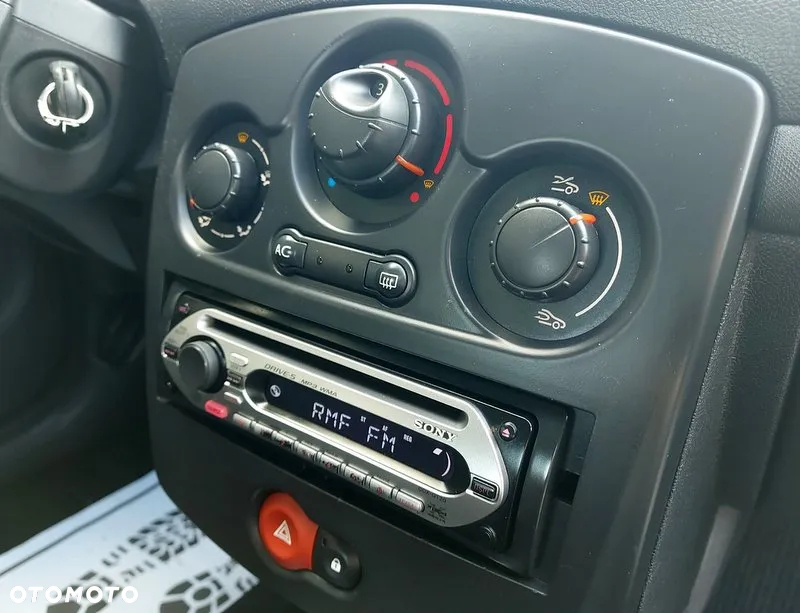 Renault Clio 1.2 16V 75 Yahoo - 38
