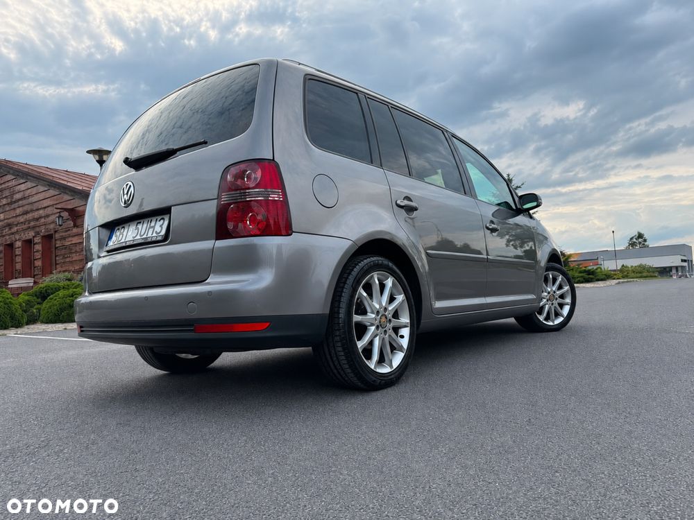 Volkswagen Touran - 6