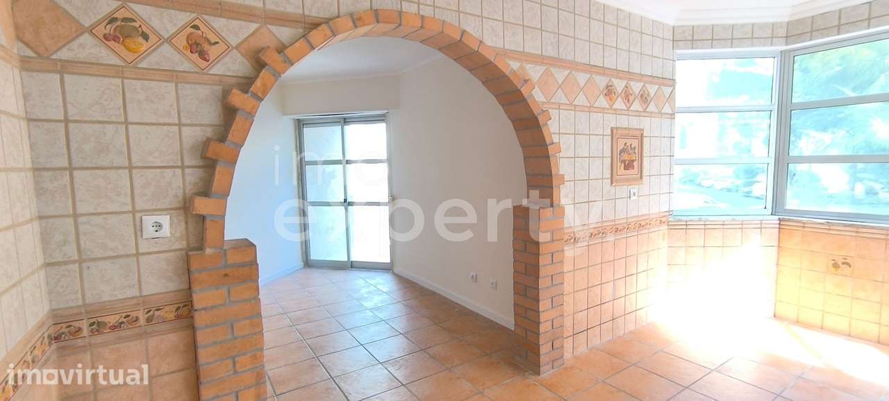Apartamento T2, transformado em T3, na Tapada das Mercês, Sintra - Grande imagem: 3/14