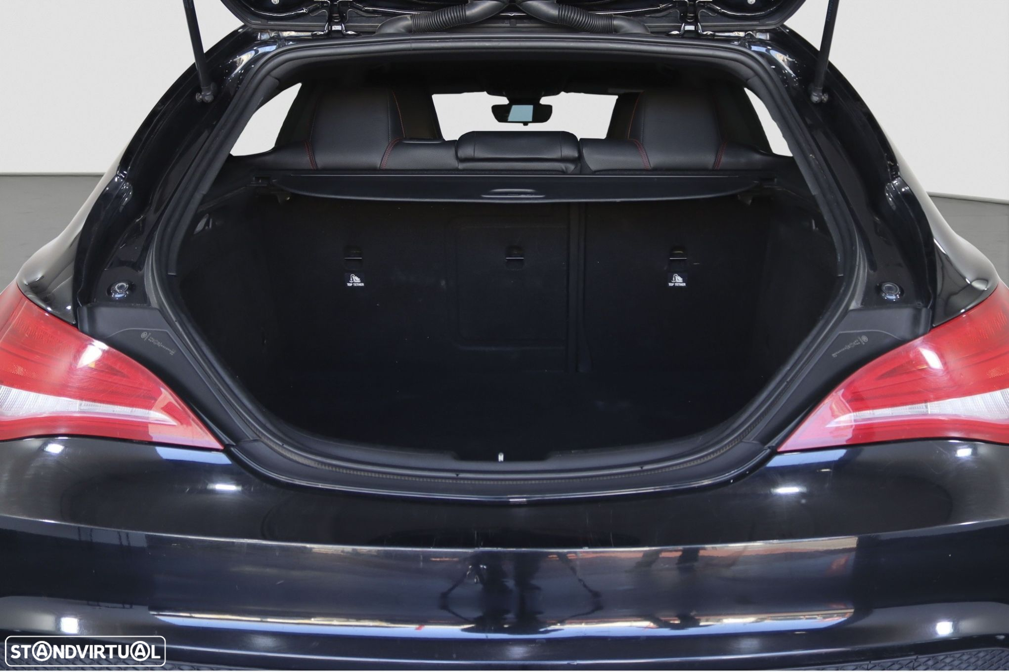 Mercedes-Benz CLA 180 d Shooting Brake AMG Line - 11