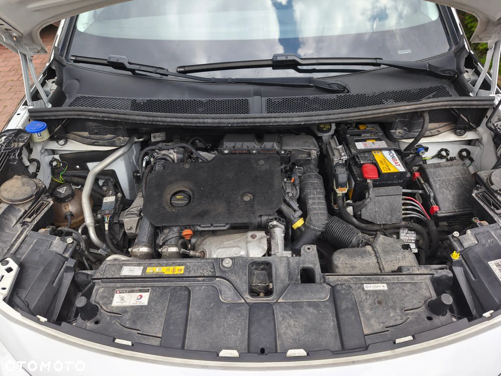 Peugeot 5008 1.5 BlueHDi Allure S&S EAT8 - 38