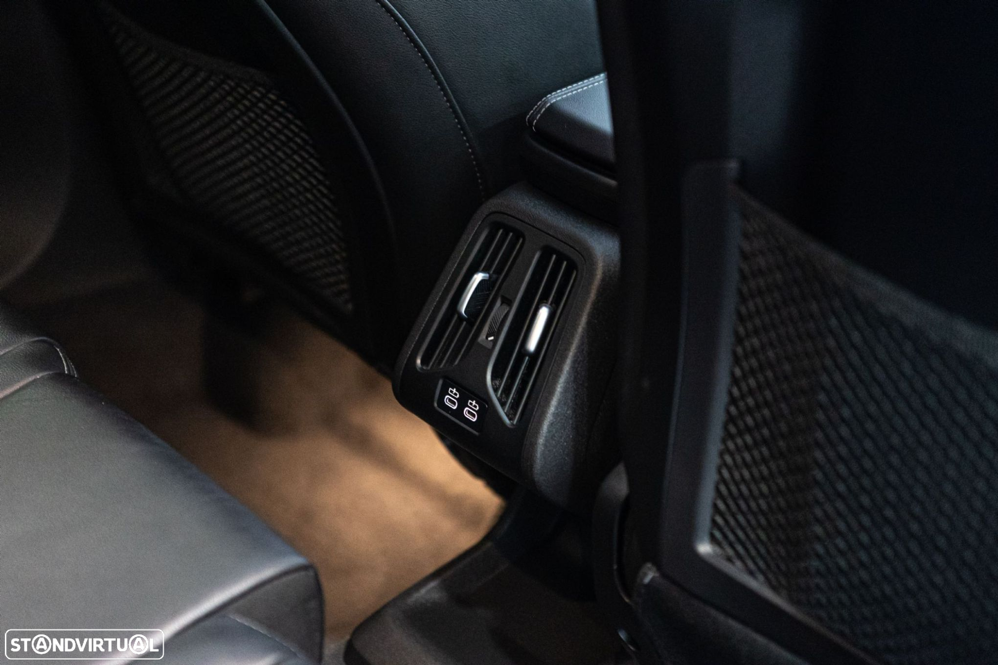 BMW 218 Active Tourer i Pack Desportivo M Auto - 13