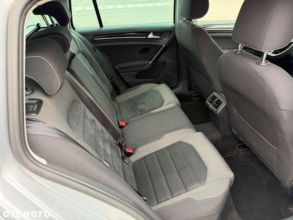 Volkswagen Golf - 16