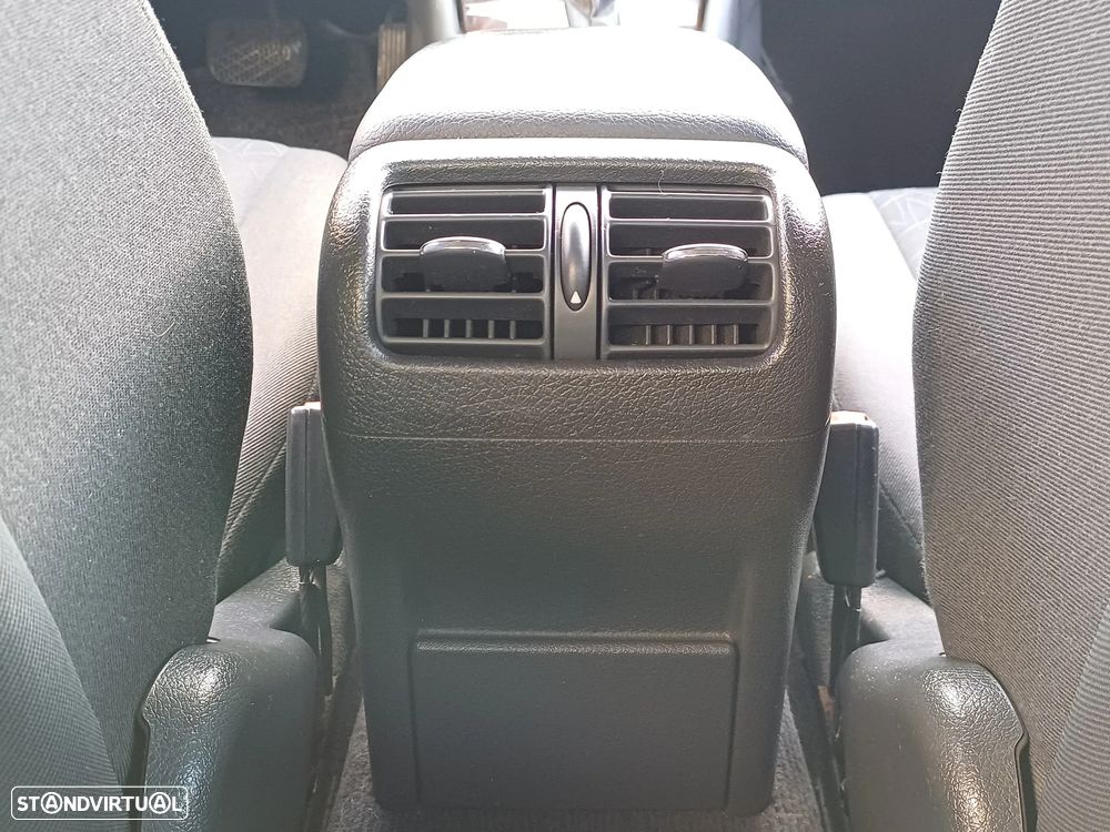 Mercedes-Benz C 220 CDI Auto Avantgarde - 36