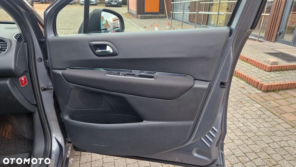 Peugeot 5008 HDI FAP 150 Allure - 28