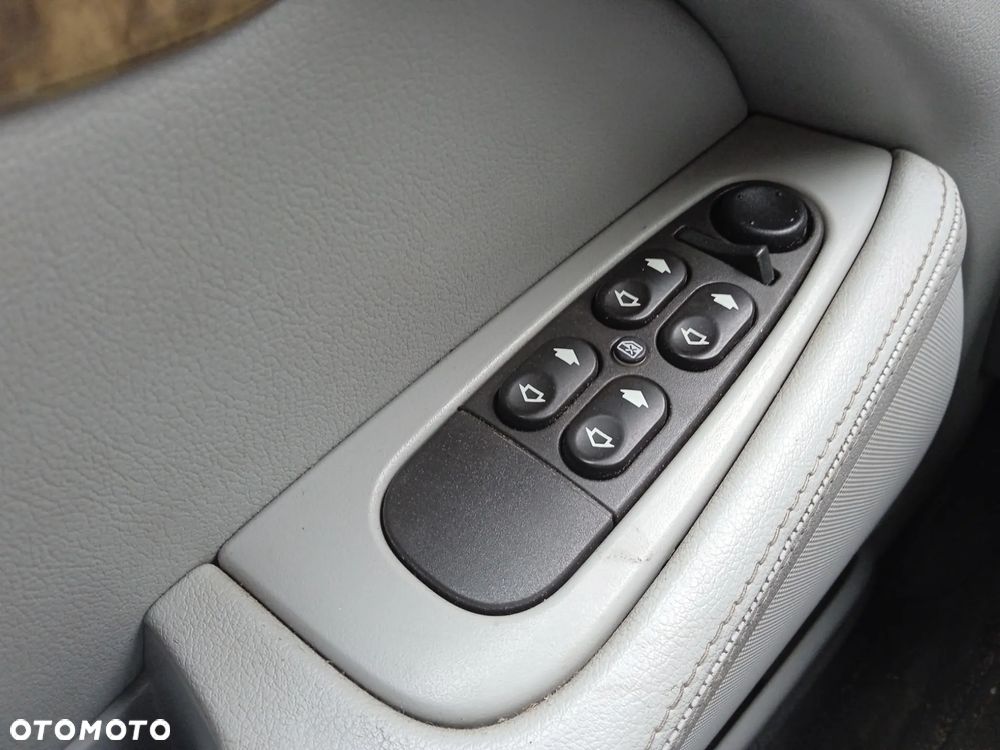Jaguar S-Type - 17
