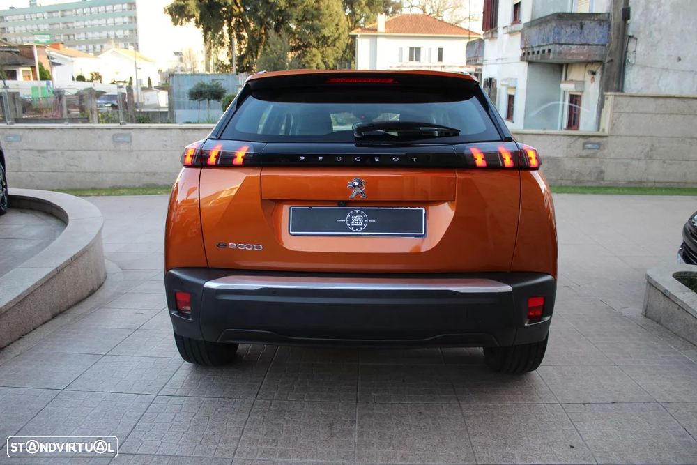 Peugeot e-2008 50 kWh Allure - 33