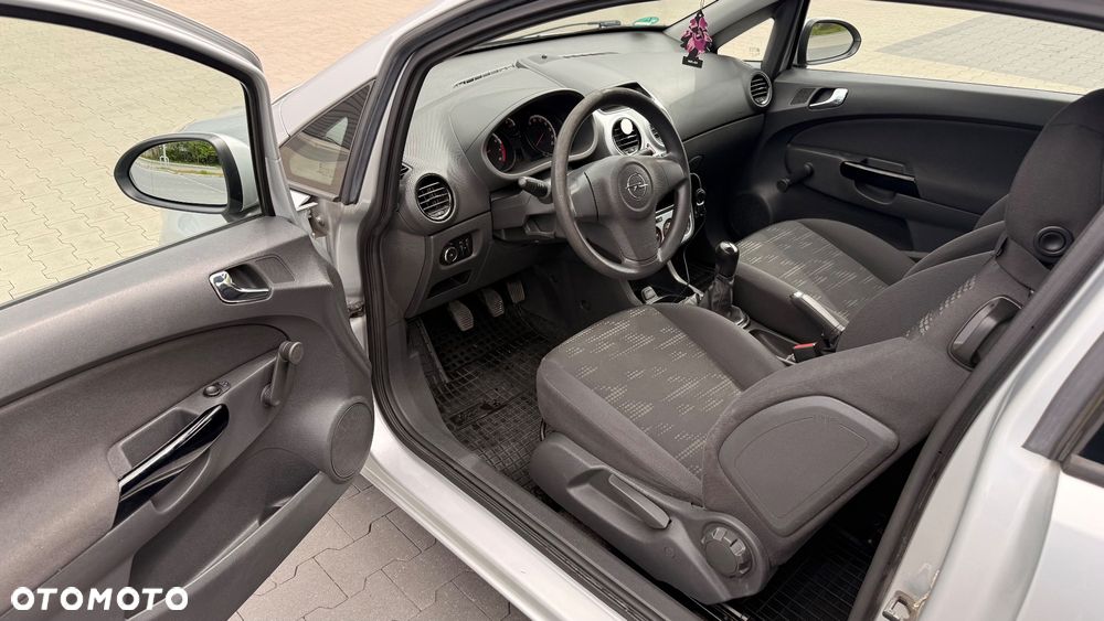 Opel Corsa 1.2 16V Enjoy - 10