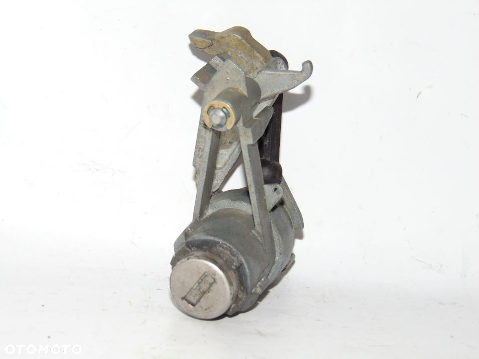 Wkładka tylna zamek tylny tył klapy bagażnika VW Volkswagen Polo III 97-99r - 2
