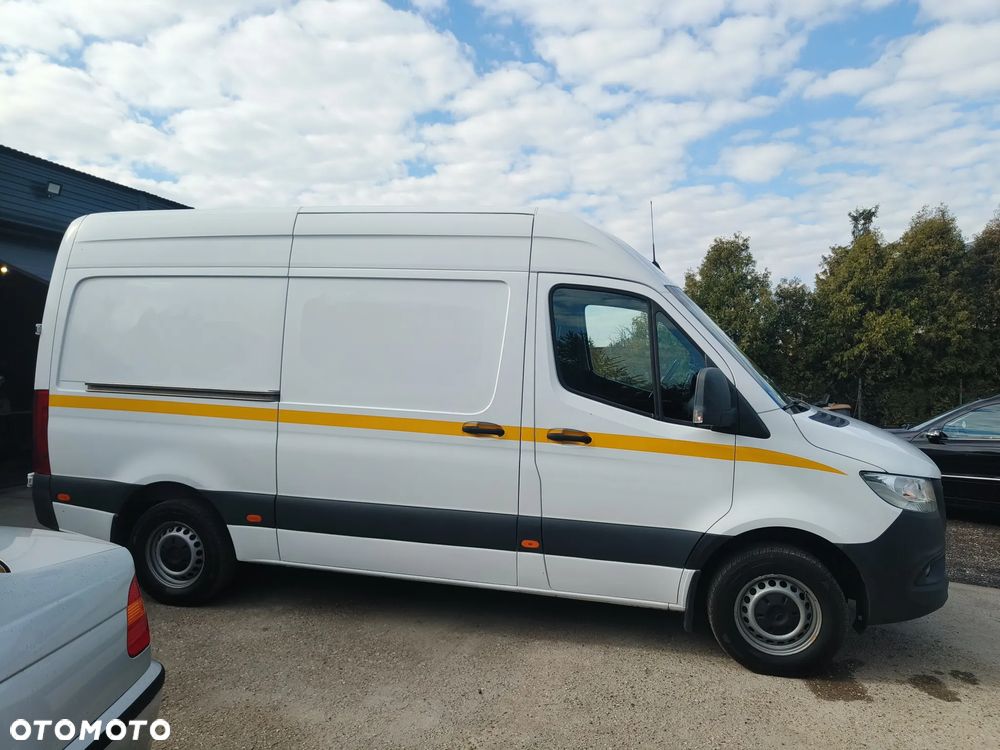 Mercedes-Benz Sprinter - 23