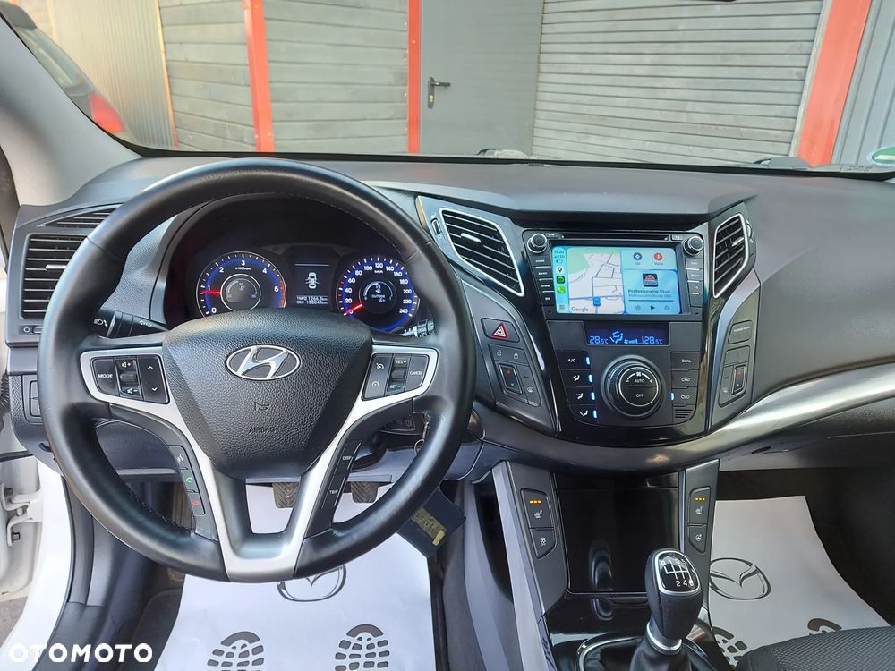 Hyundai i40 i40cw 1.7 CRDi Fifa World Cup Edition - 23