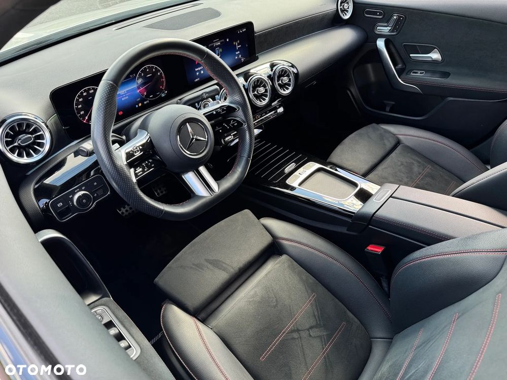 Mercedes-Benz Klasa A 220 4-Matic AMG Line 7G-DCT - 5