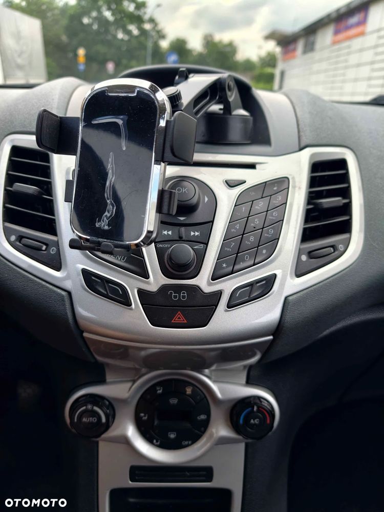 Ford Fiesta - 17