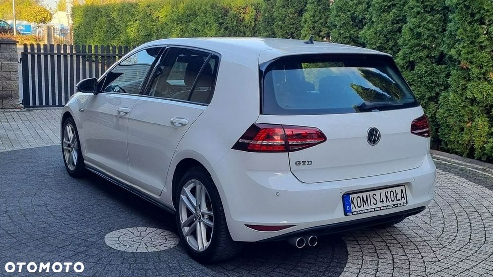 Volkswagen Golf - 4