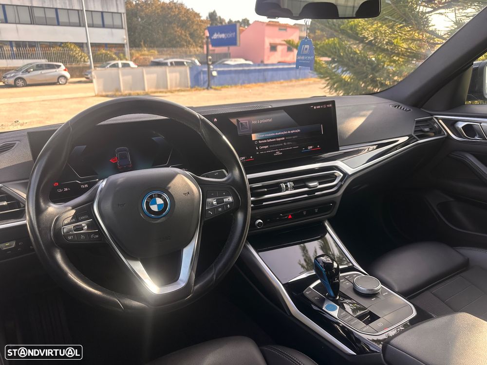 BMW i4 eDrive40 - 43
