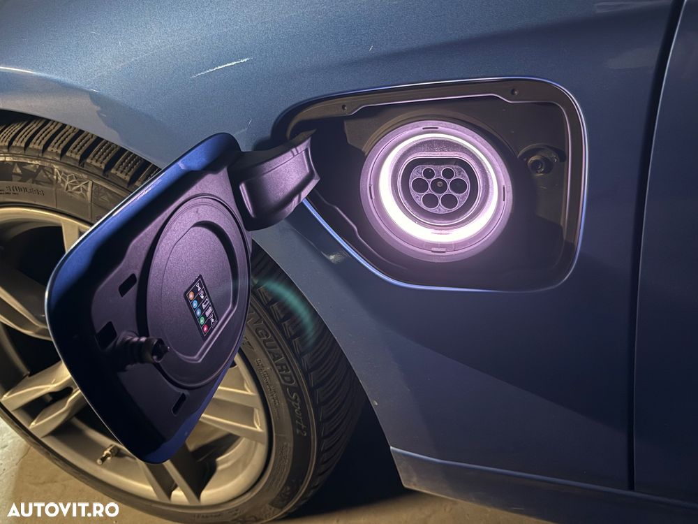 BMW Seria 3 330e iPerformance AT M Sport Shadow - 12