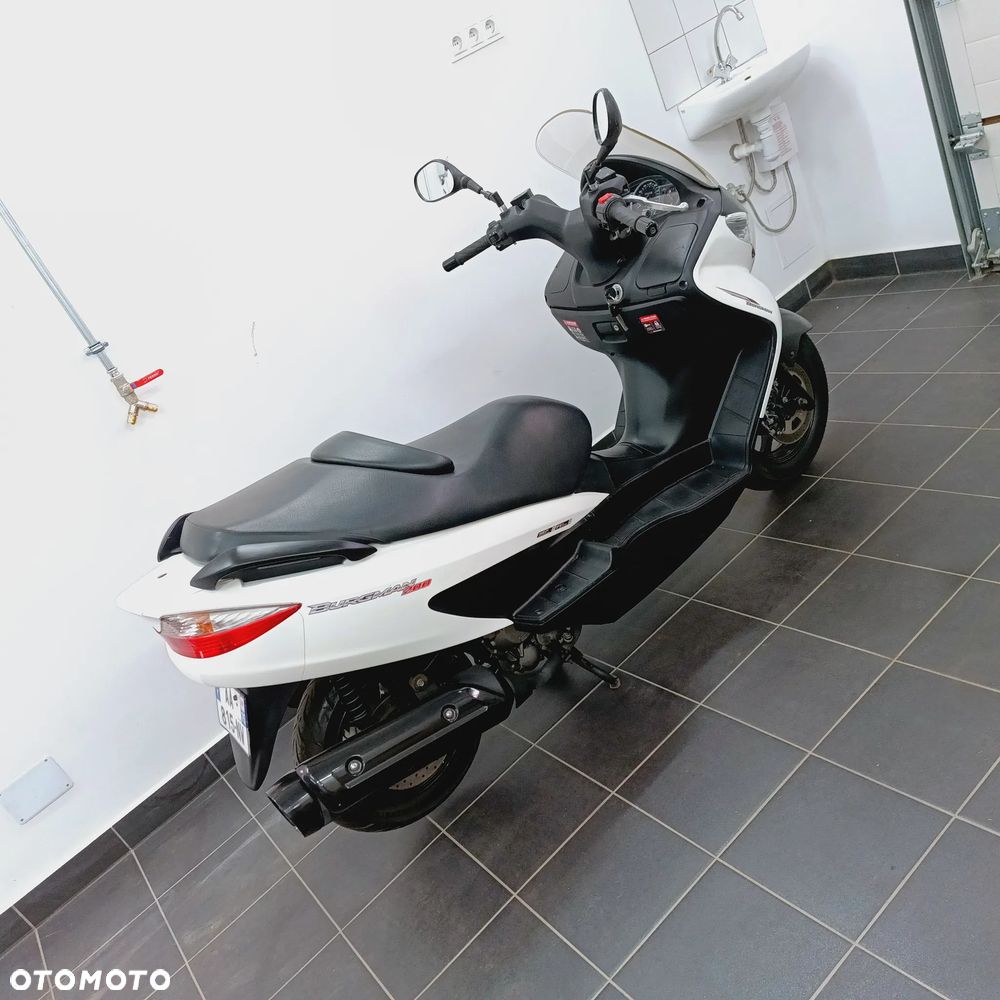Suzuki Burgman - 16