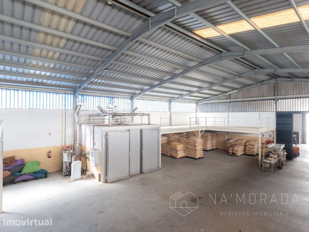 Armazém industrial para venda em Lourosa na Zona Industrial do Casa... - Grande imagem: 2/31